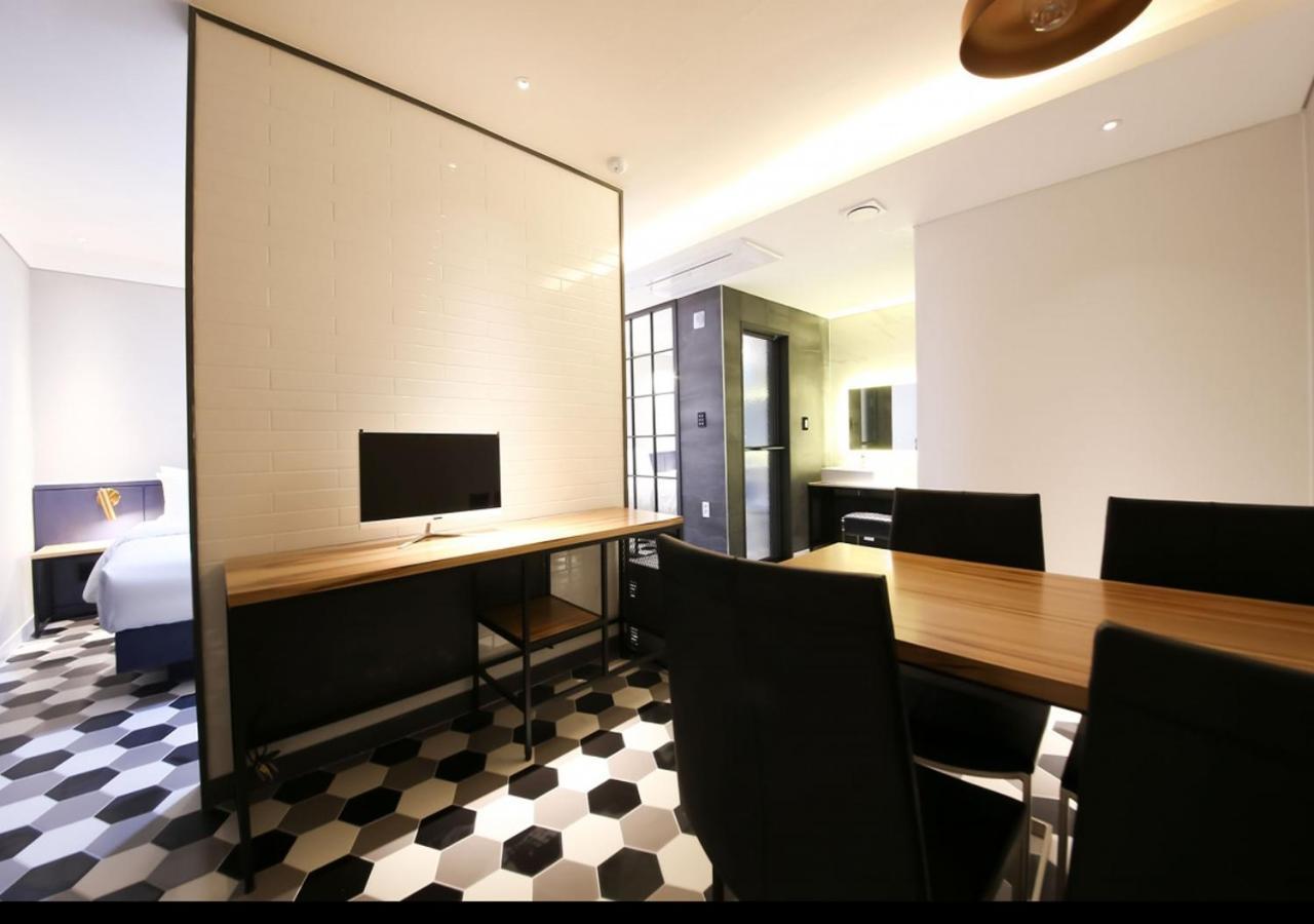 West In Hotel Yeosu Exterior photo